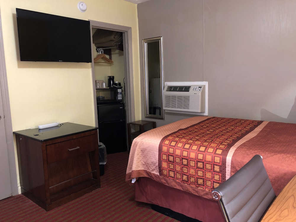 Standard Room, 2 Double Beds, Non Smoking photo 3