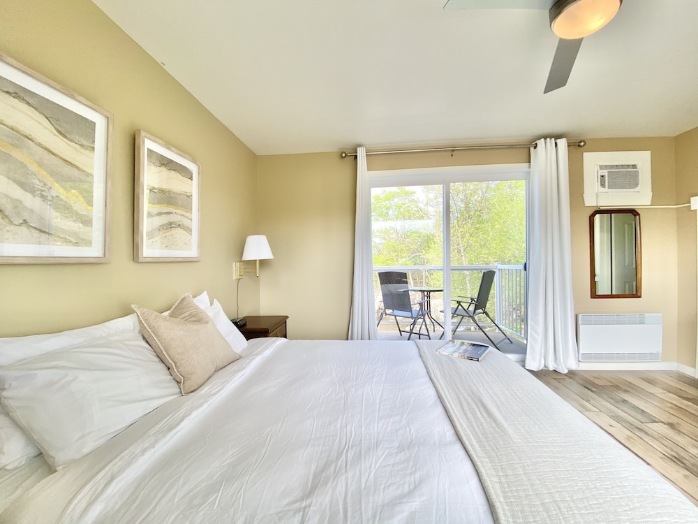 Comfort Double Room, Balcony, River View photo 2
