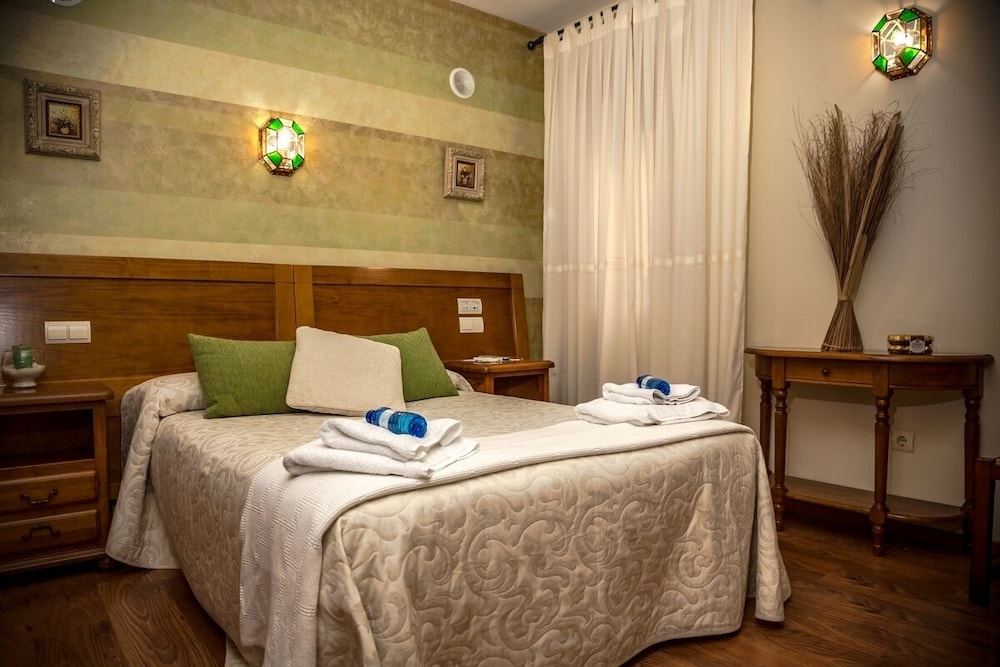Double Room - Photo 7
