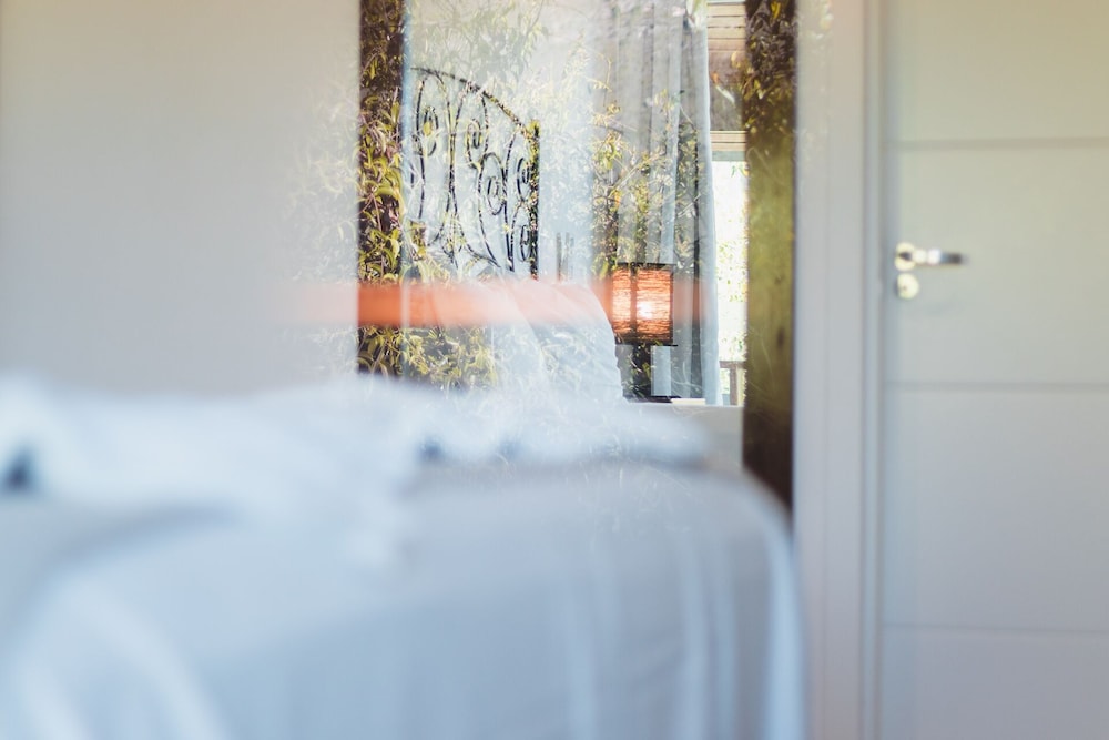 Deluxe Room - Photo 8