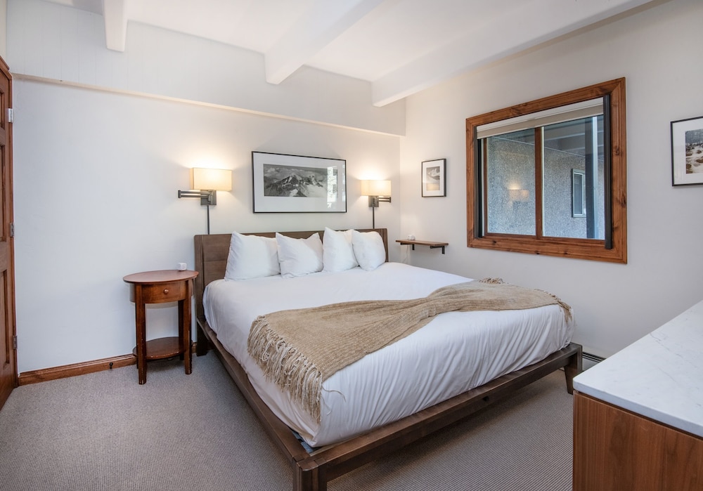 Condo, 2 Bedrooms