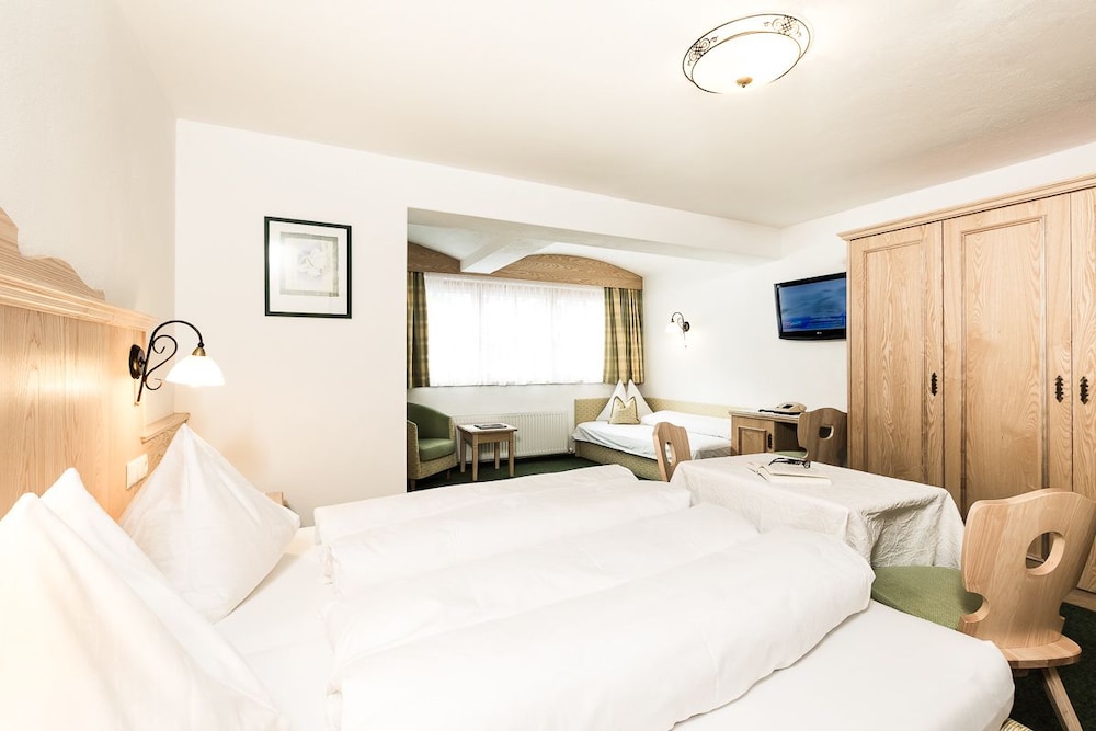 Standard Triple Room photo 2