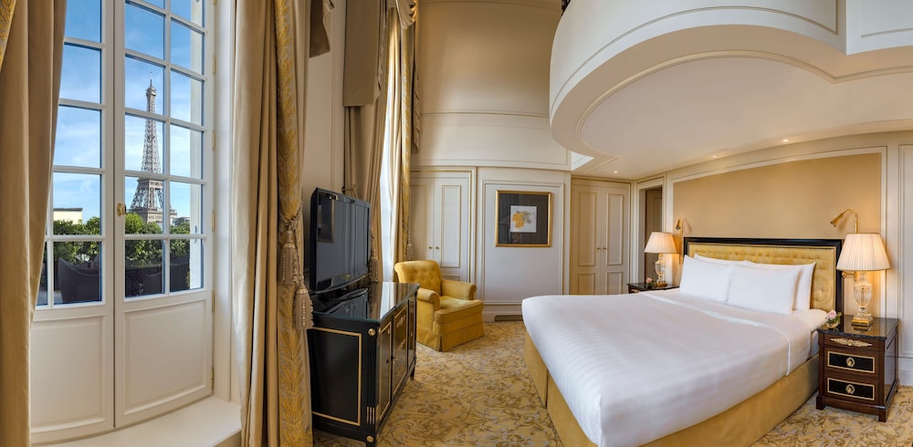 Duplex Eiffel View Suite 1 King