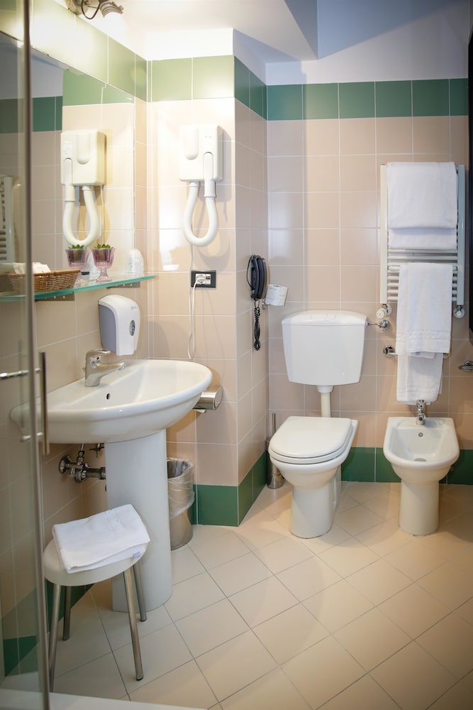 Comfort Double Room Single Use - Photo 9