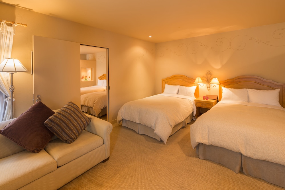 Deluxe Twin Room, 2 Twin Beds photo 2