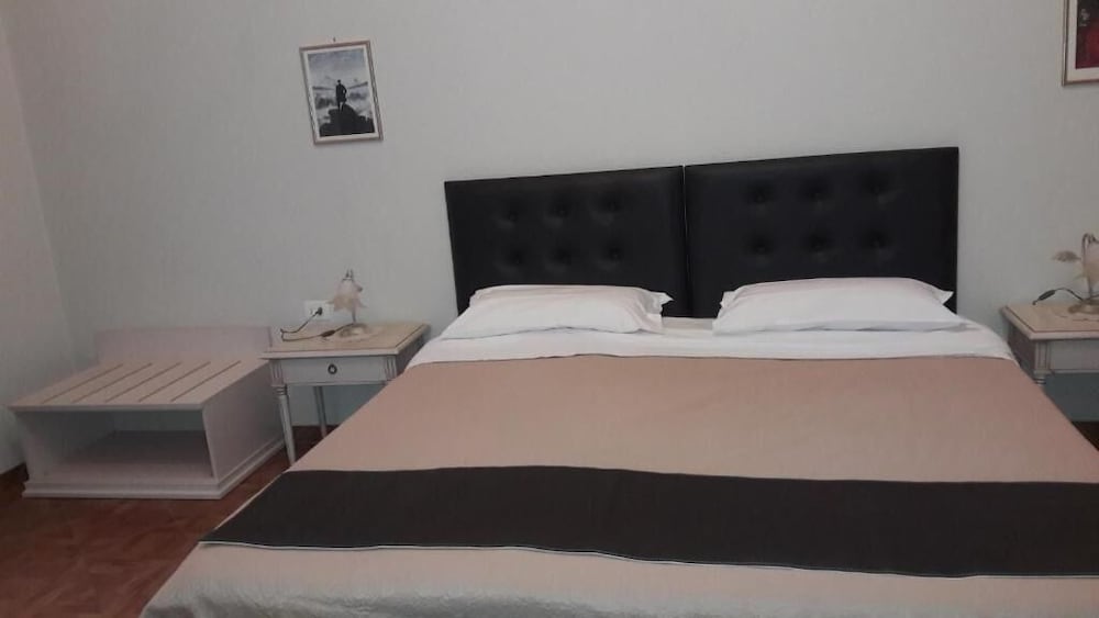 Double or Twin Room photo 2