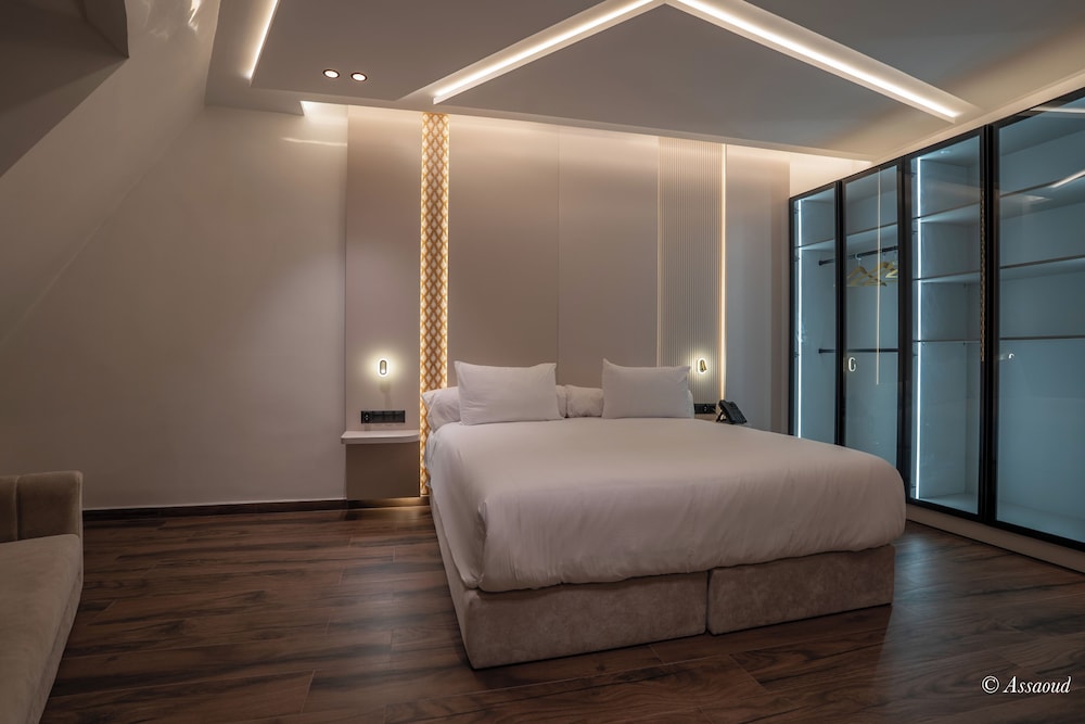 Comfort Double Room, Balcony, City View photo 2