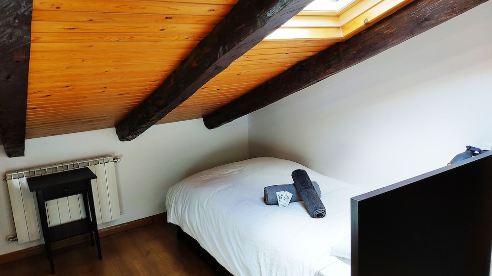 Shared Dormitory, 2 Twin Beds photo 2