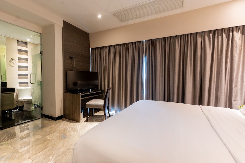 Deluxe Double Room photo 3