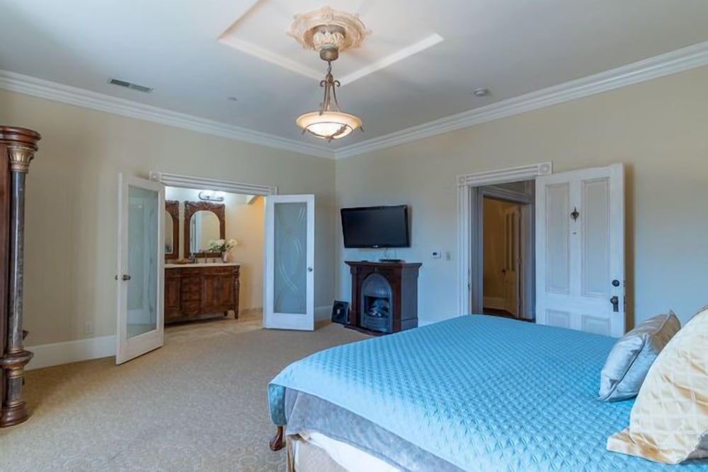 Superior Room, 1 King Bed
