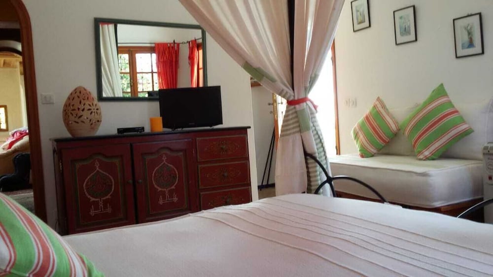 Basic Double Room photo 2