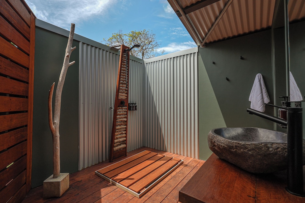 Deluxe Couples Glamping photo 2
