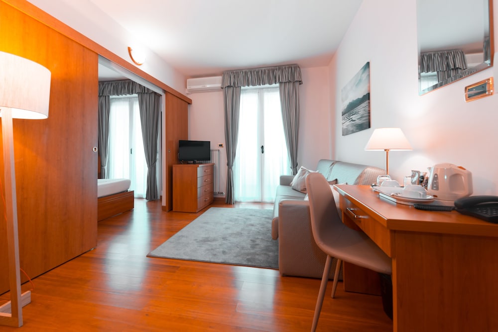 Comfort Room - Photo 1