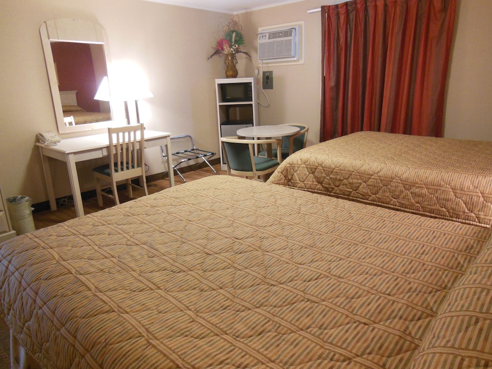 Standard Room, 2 Double Beds, Smoking photo 1