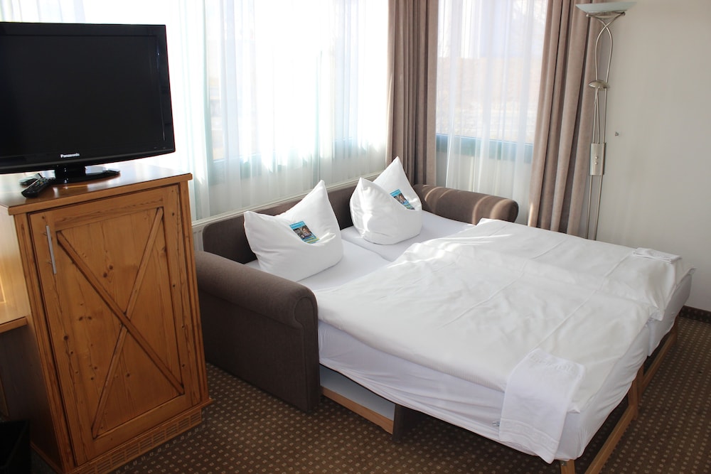Business Quadruple Room photo 2