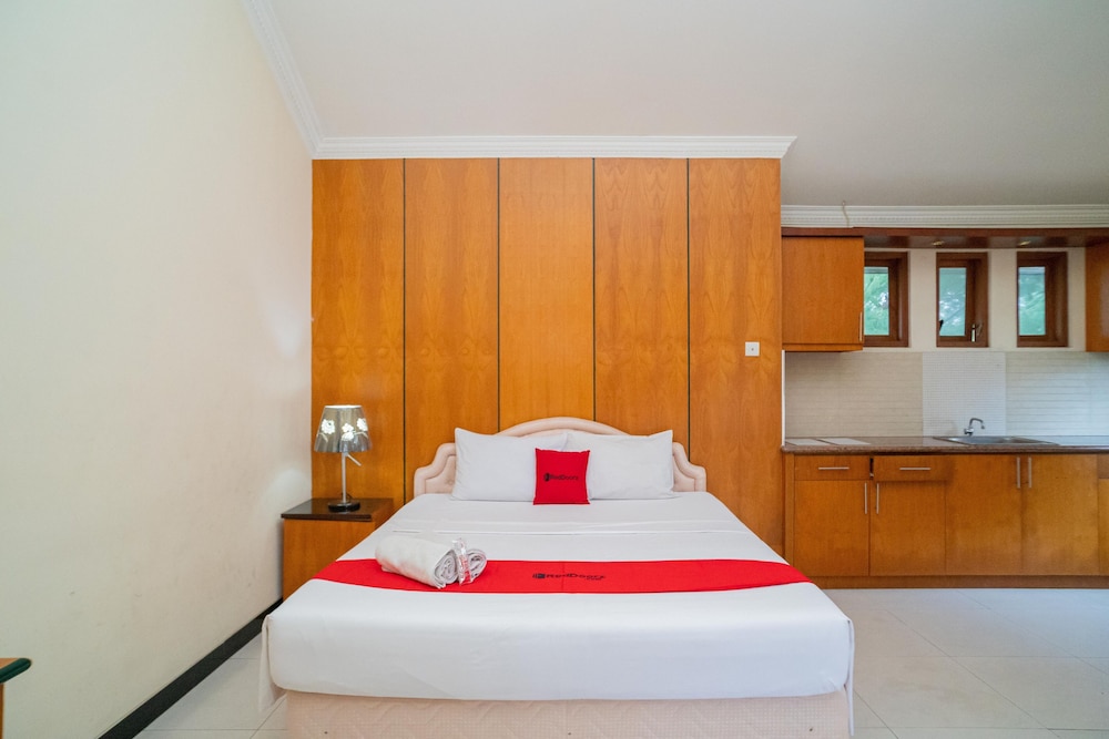 Suite - Photo 1
