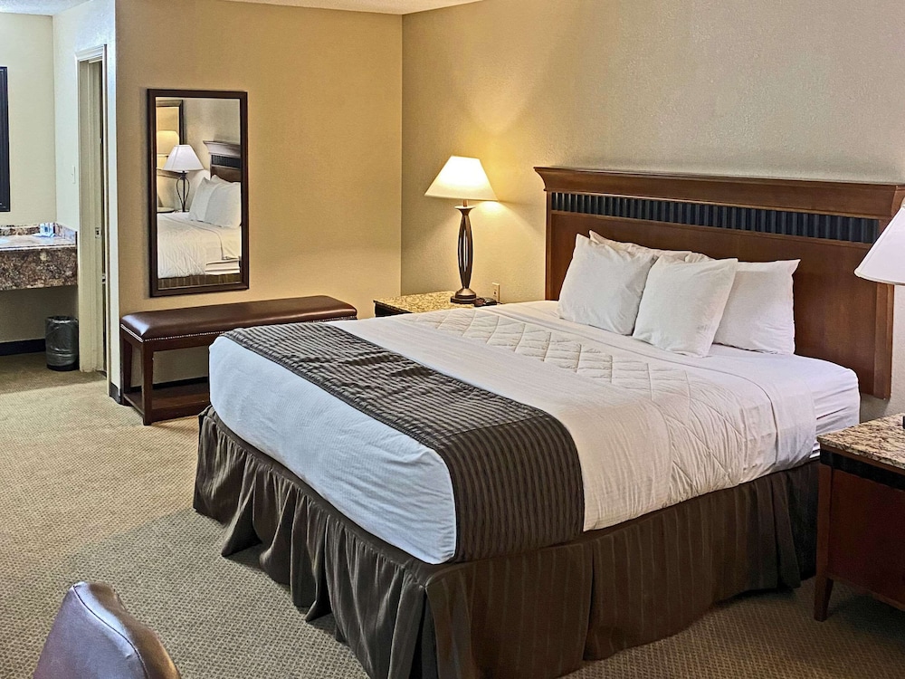 Room, 1 King Bed, Accessible, Non Smoking - Photo 1