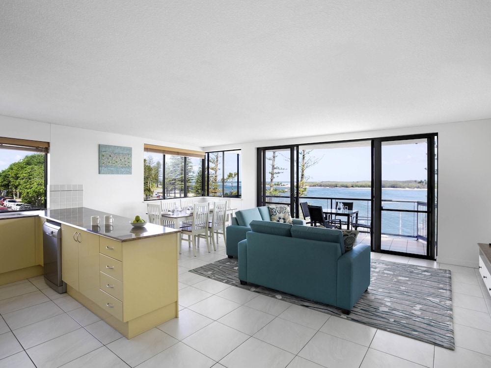 Room, 3 Bedrooms (Roof Top Water View) photo 1
