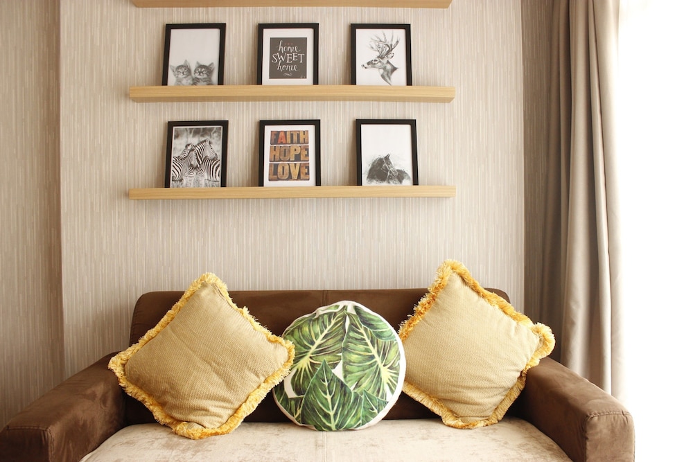 Room - Photo 12
