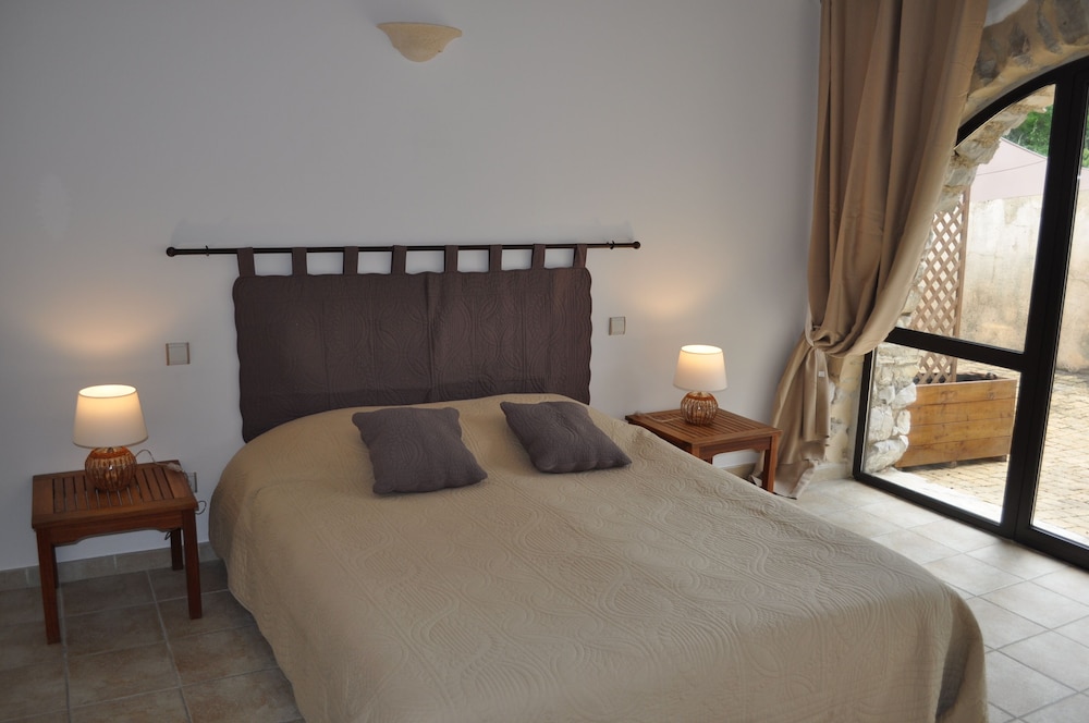 Double Room (Le lac)