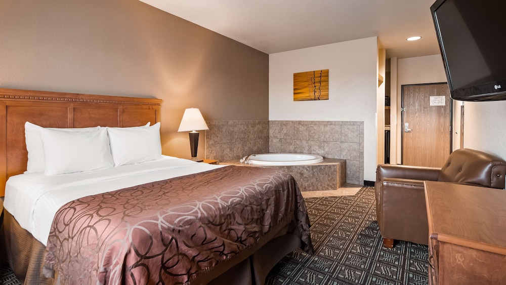 Standard Room, 1 Queen Bed, Non Smoking, Jetted Tub (No Pets In Room Type)