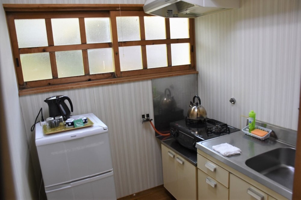 Log Cottage photo 3