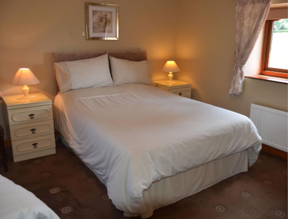 Brown Room photo 2