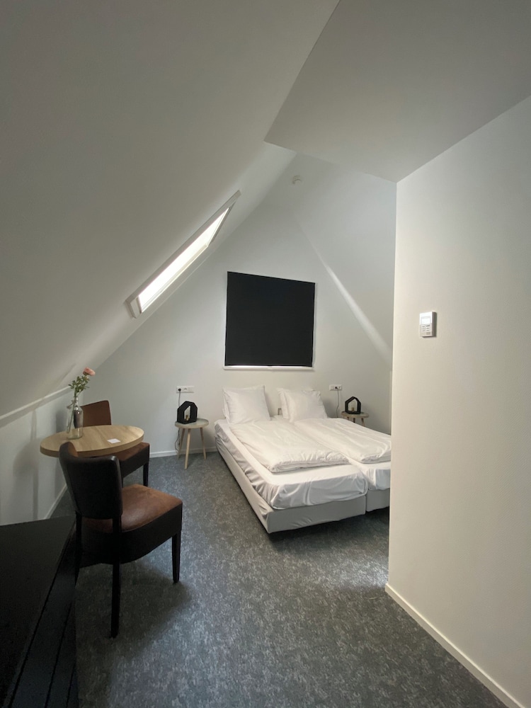 Standard Double Room photo 2