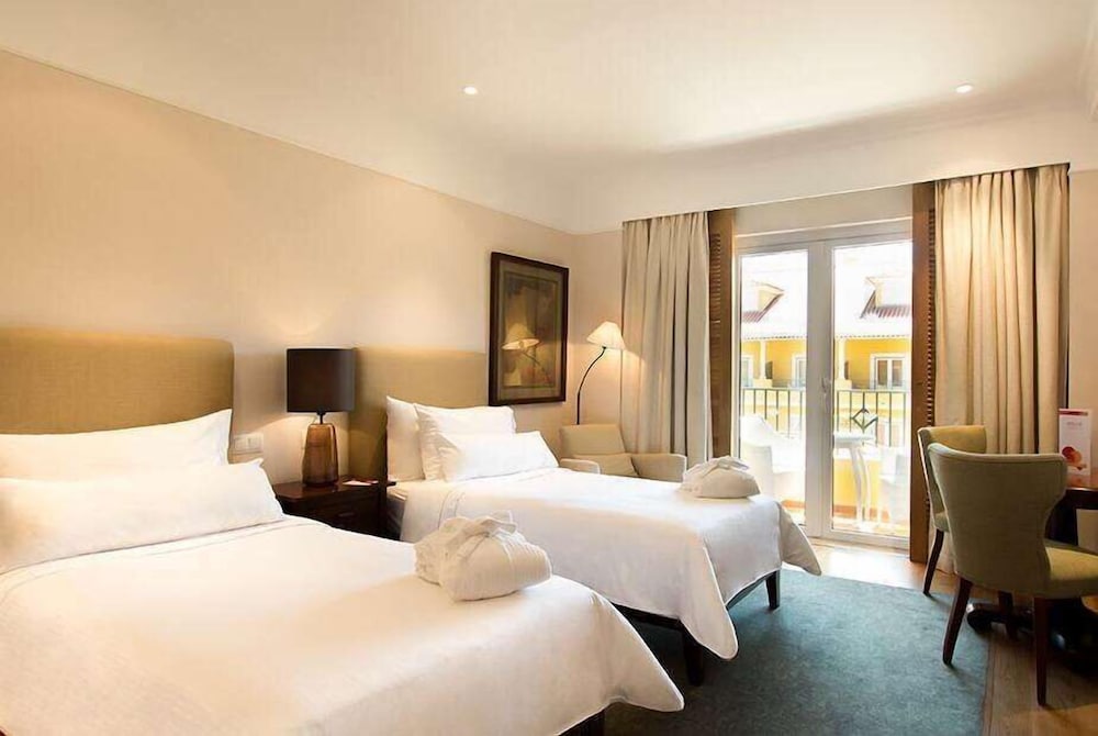 Room, 2 Twin Beds, Patio - Photo 1