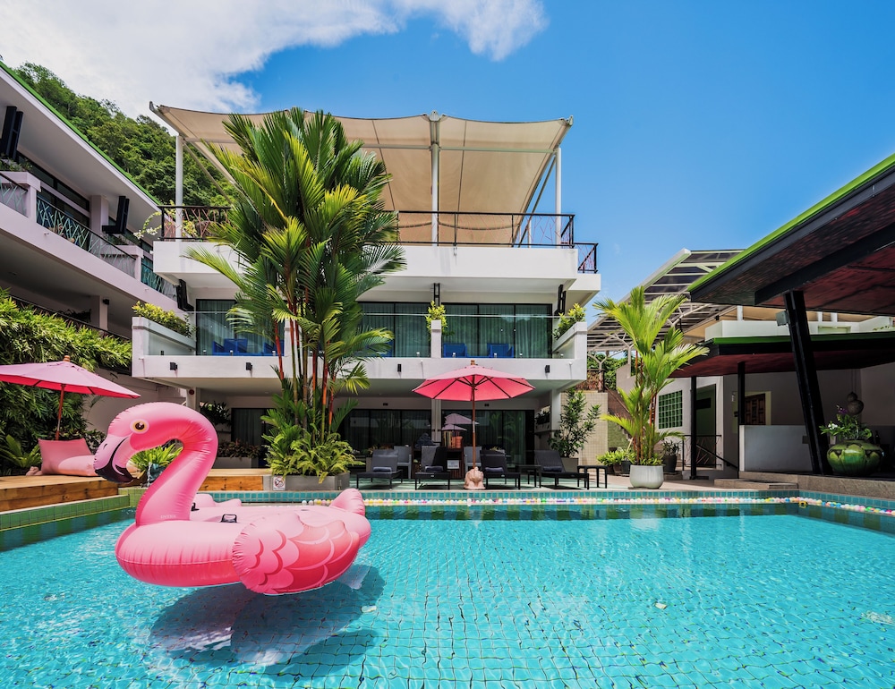 Deluxe Twin Room, Pool Access - Photo 3