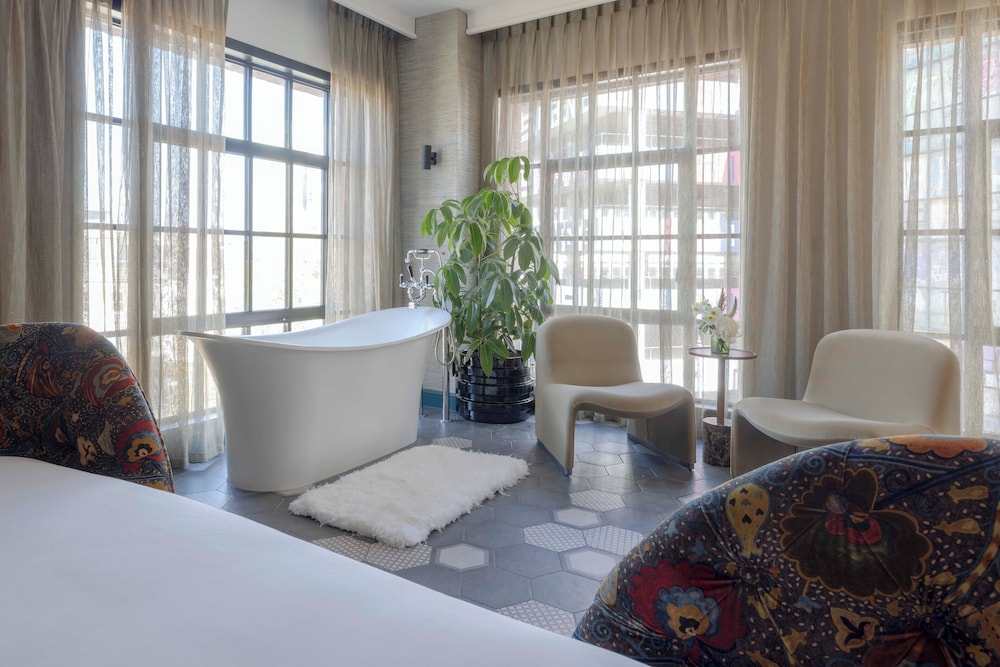 Suite, Multiple Beds