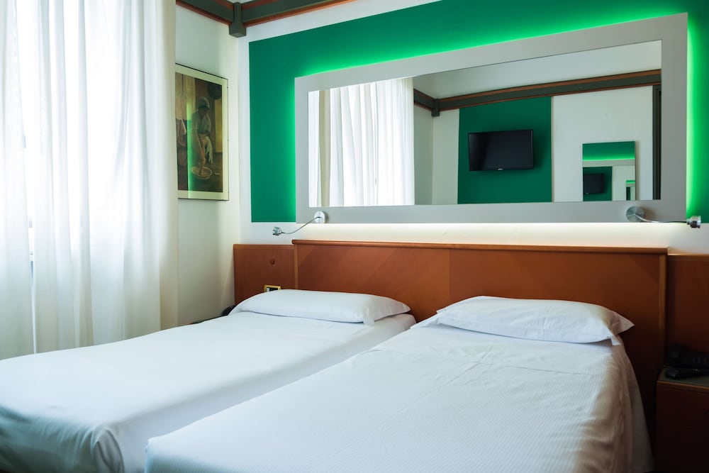 Classic Double or Twin Room - Photo 1