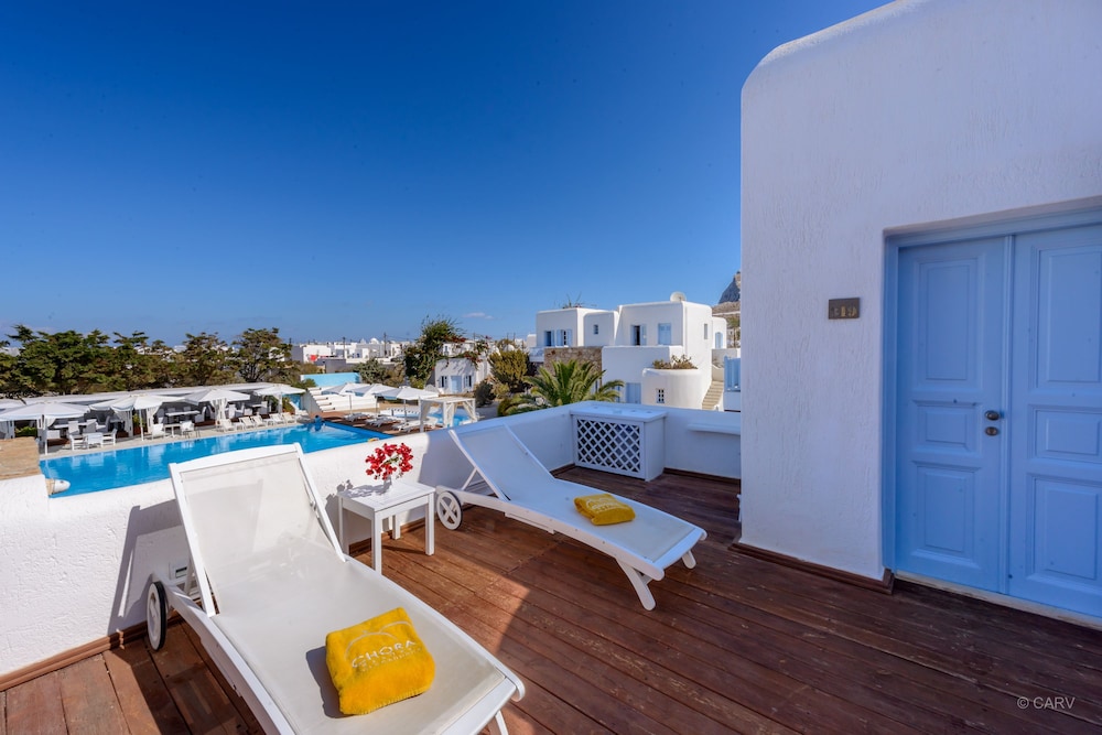 Family Suite, 2 Bedrooms, Pool View