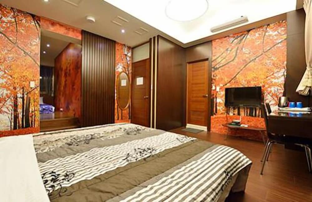 Quadruple Room, Courtyard View photo 3