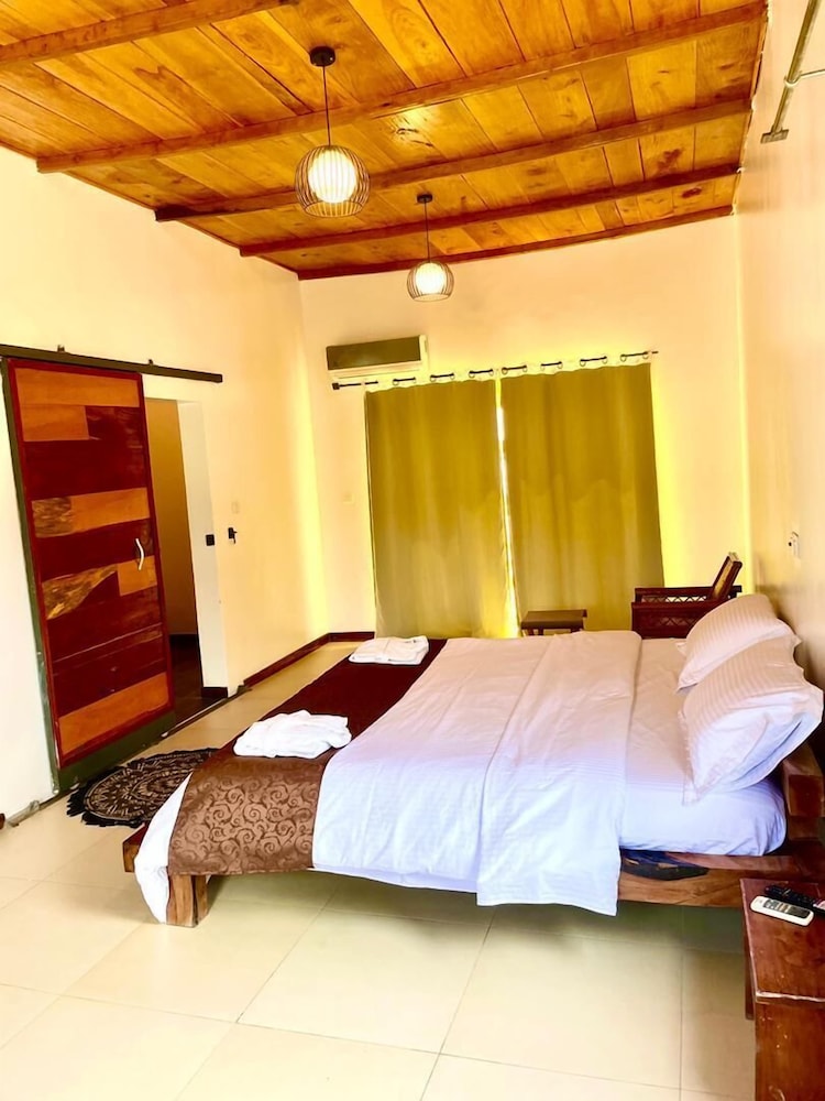 Comfort Suite, Multiple Beds, Non Smoking, Lake View photo 2