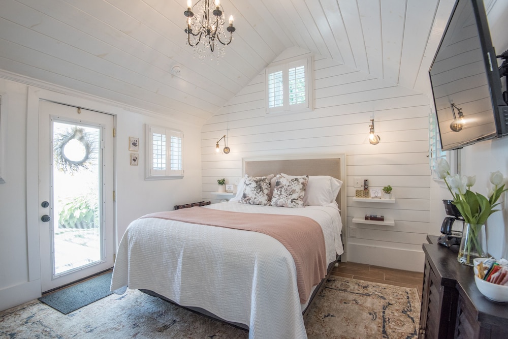 Honeymoon Cottage, Ensuite (Private)
