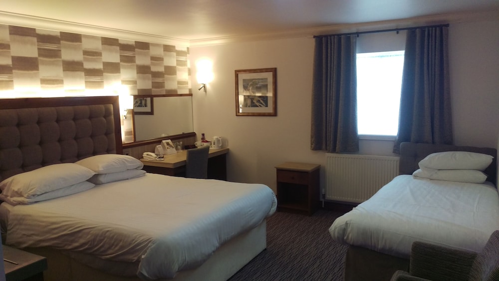 Standard Room, Multiple Beds, Non Smoking photo 2