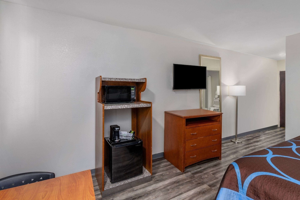 Room, 1 King Bed, Accessible, Non Smoking photo 2