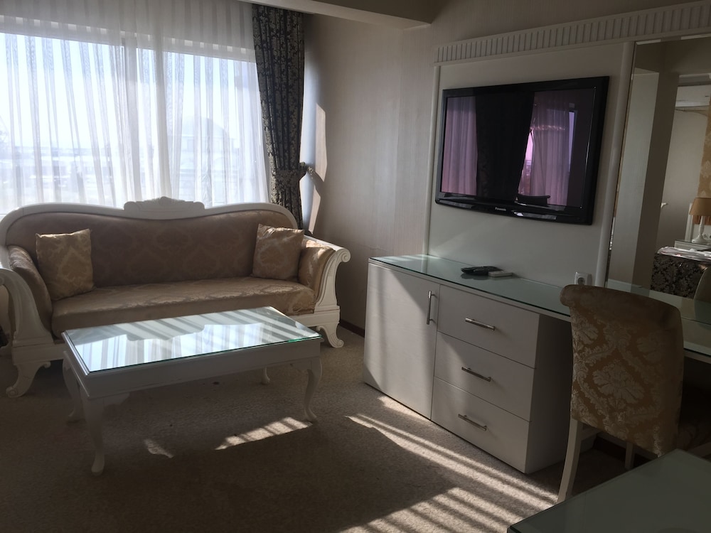 Deluxe Suite photo 1