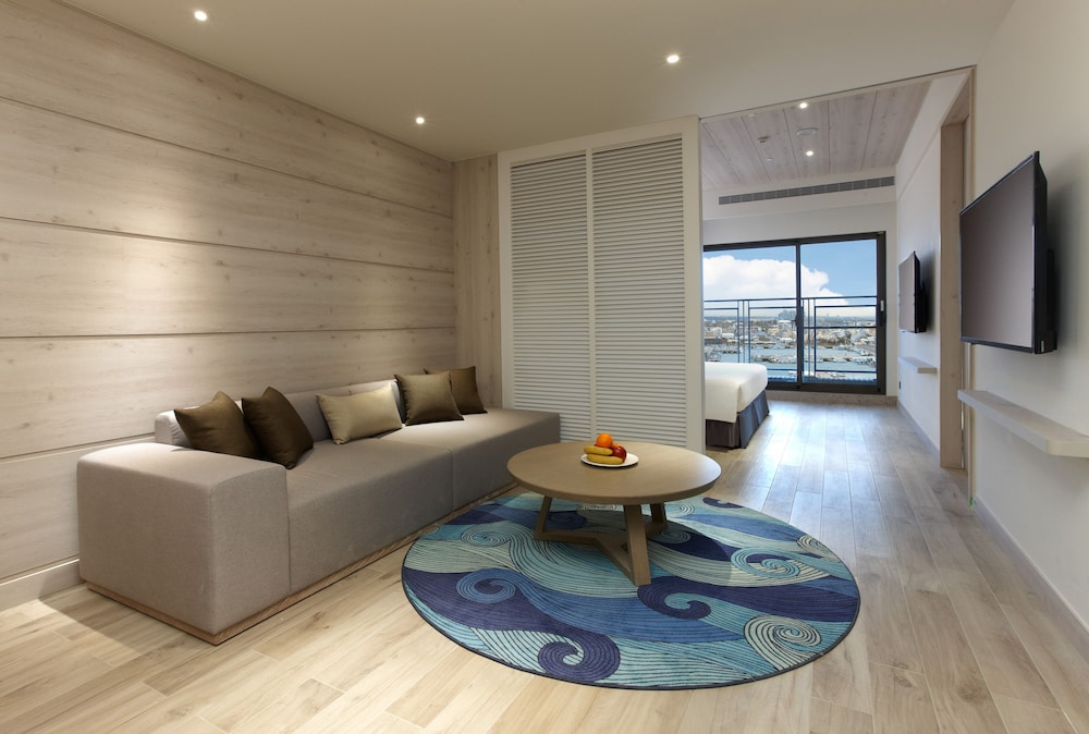 Elite Studio, 1 Bedroom, Partial Ocean View