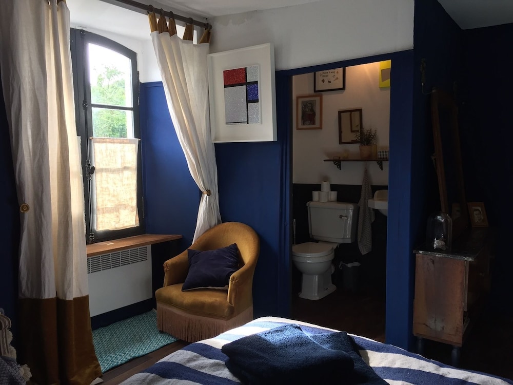 Standard Double Room photo 3