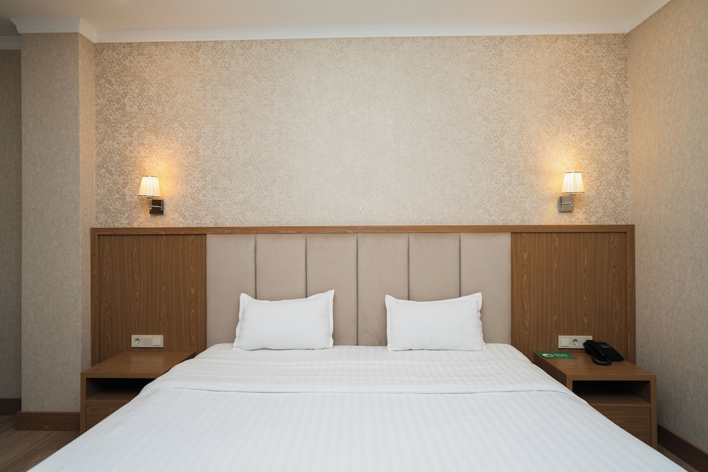 Standard Double Room, City View