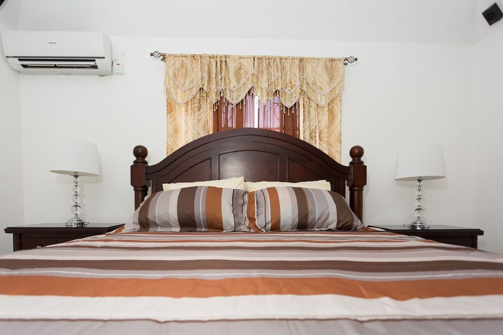 Luxury Apartment, 2 Bedrooms, Balcony, City View photo 3