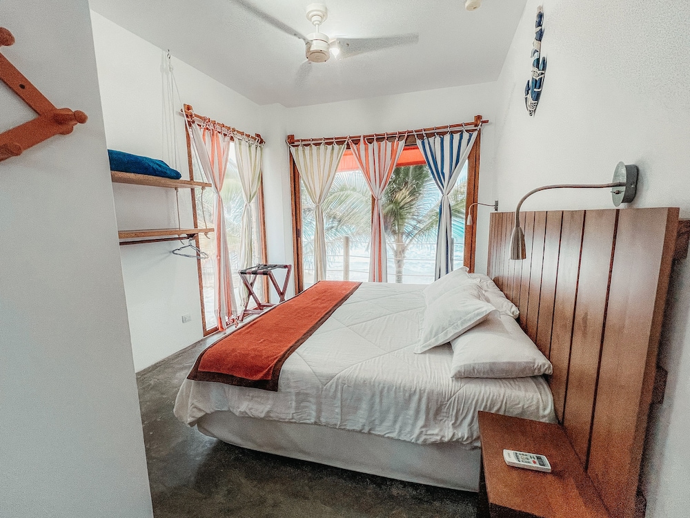Luxury Apartment, 2 Bedrooms, Beach View, Beachside photo 1