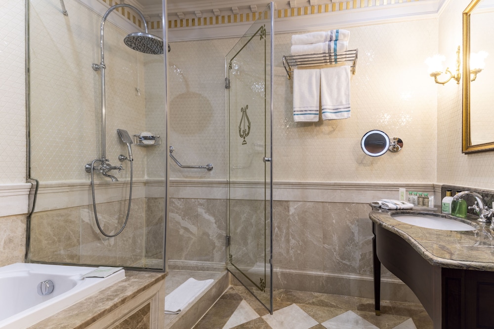Royal Suite With City View