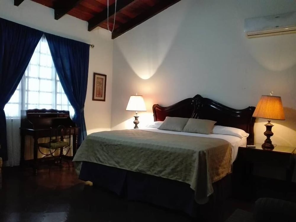 Standard Double Room Single Use, 1 King Bed, Pool View photo 1