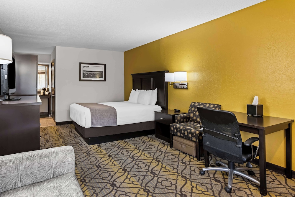 Standard Room, 1 Queen Bed, Accessible, Non Smoking - Photo 3