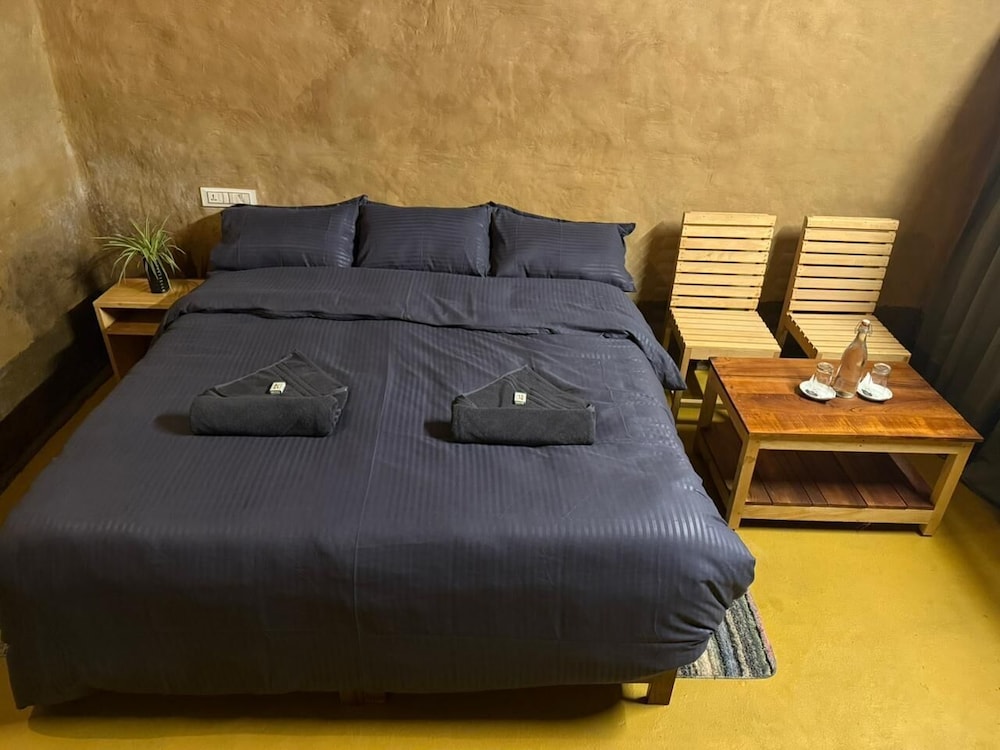 Basic Double Room, Mountain View photo 2