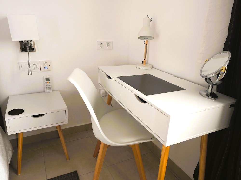 Deluxe Double or Twin Room photo 2