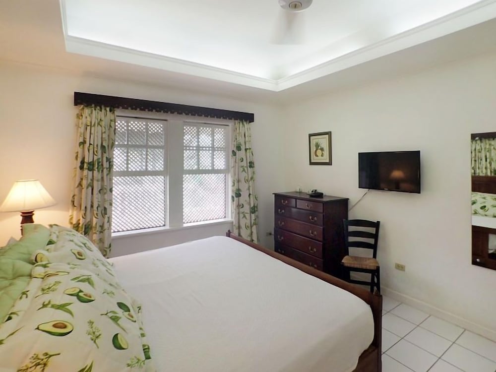Room, 3 Bedrooms photo 3